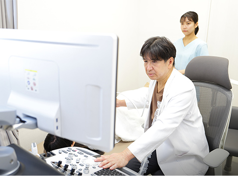 高解像度で正確な診断を最新の超音波検査システム